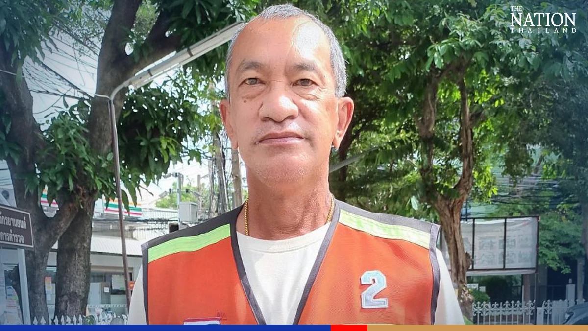 Honest Bangkok moto-taxi driver spurns wallet reward