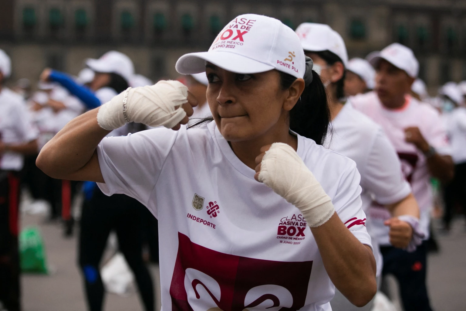 Jab, cross, hook! - Mexico City residents set Guinness for massive boxing class