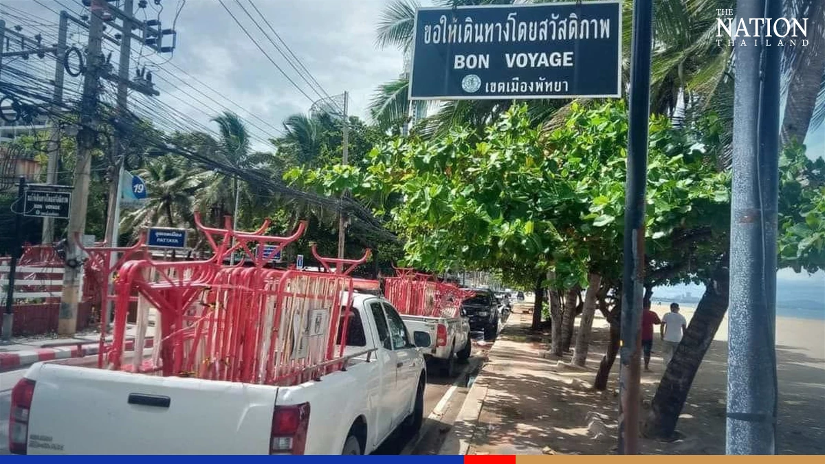 Netizens slam Pattaya City for dividing Jomtien Beach to tackle vendors