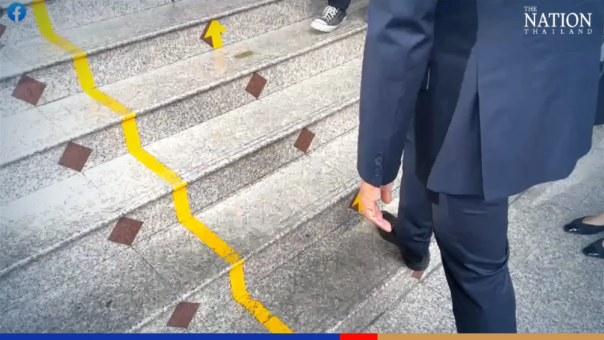 Bangkok Governor Chadchart reports for work