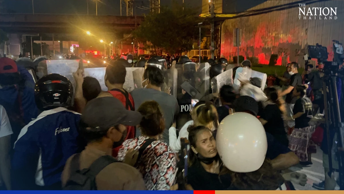 Small clashes, injuries mark Thalugaz protest at Din Daeng on Sunday