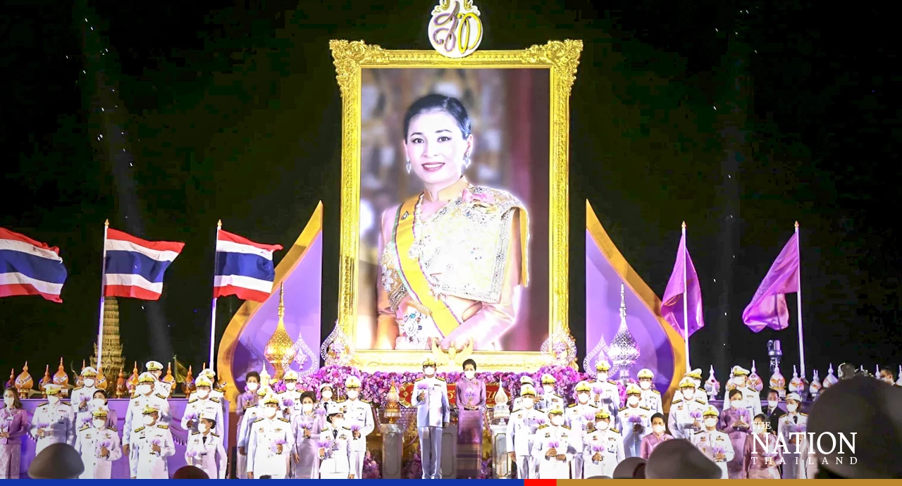 Their Majesties make merit on Queen Suthida’s birthday