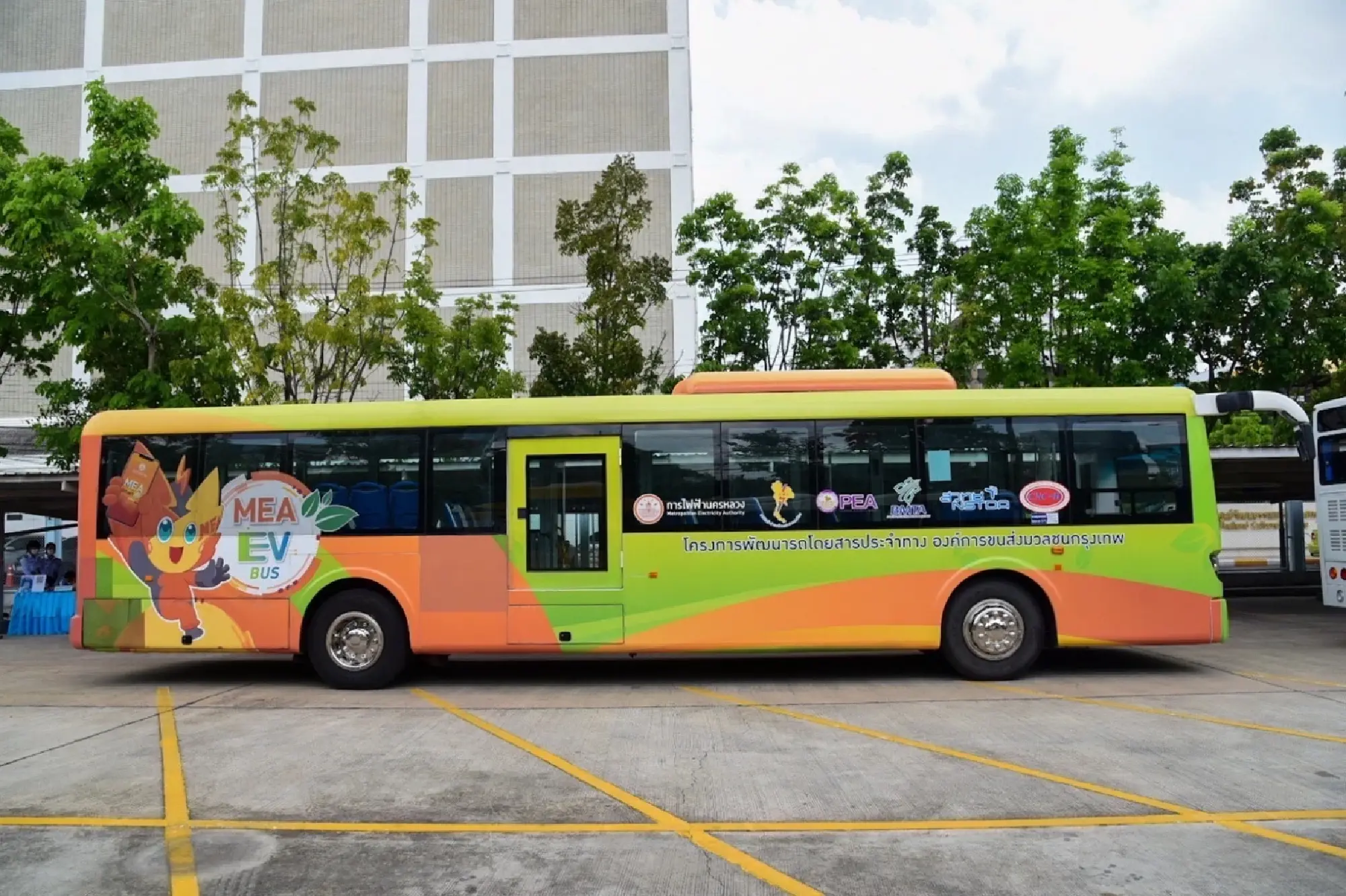 First lot of modified e-buses delivered to BMTA by NSTDA