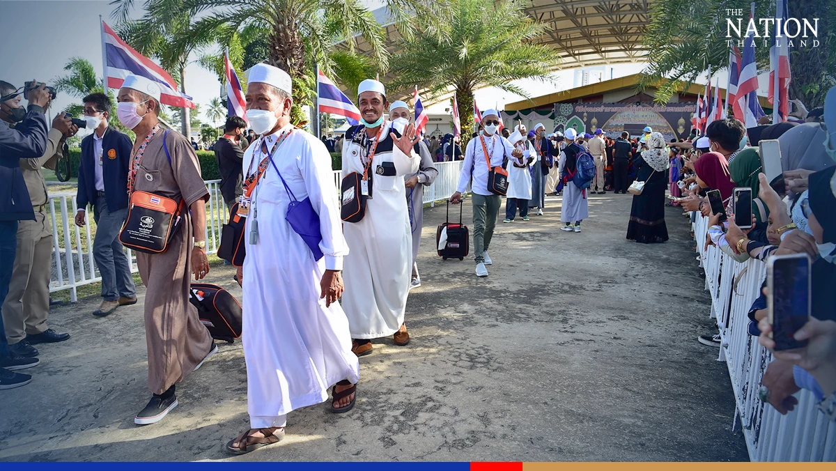 Hundreds of Narathiwat pilgrims leave for hajj in Saudi Arabia