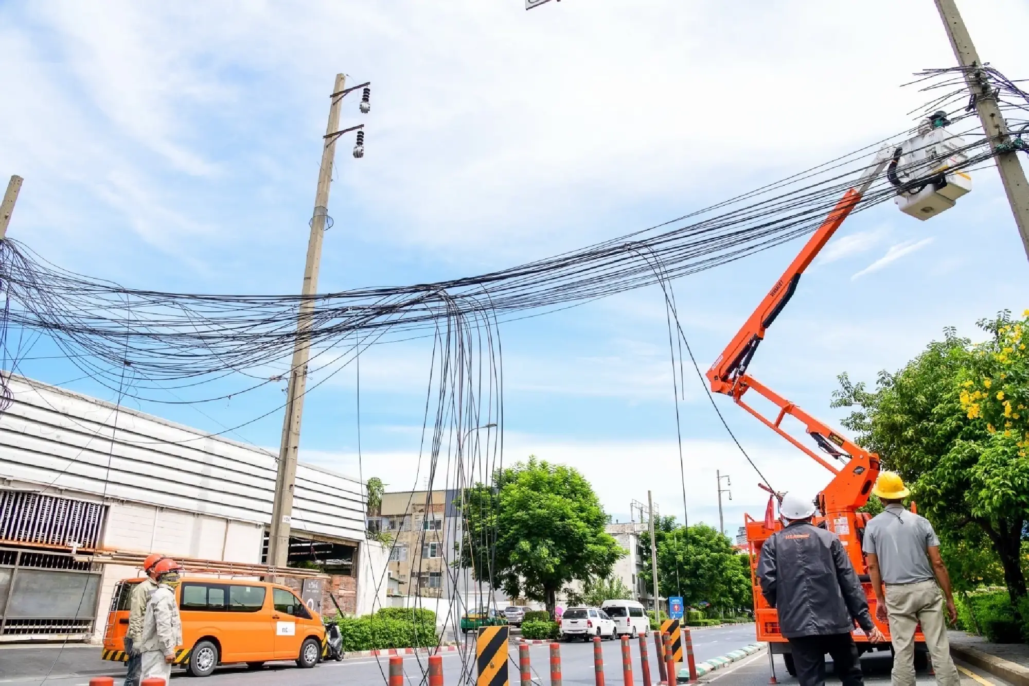 Only sky above: Cables on 7 more Bangkok roads moved underground