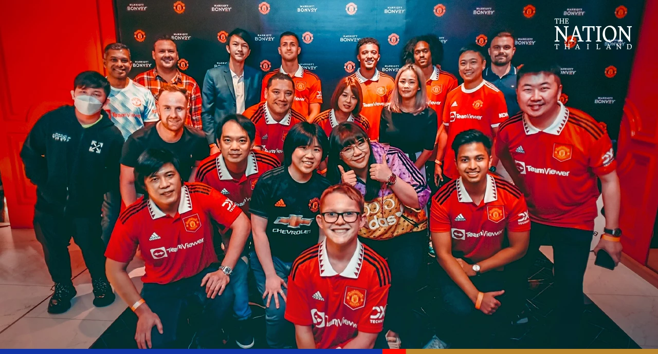 Jadon Sancho slices past Man Utd teammates to win Thai cooking clash