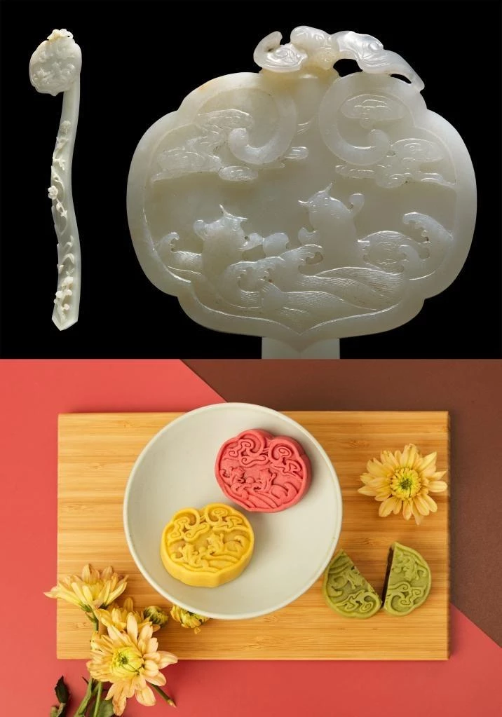  Jade Ruyi, a traditional Chinese ornamental object for luck, displayed at the National Museum of China in Beijing, capital of China, and mooncakes with the same Ruyi pattern