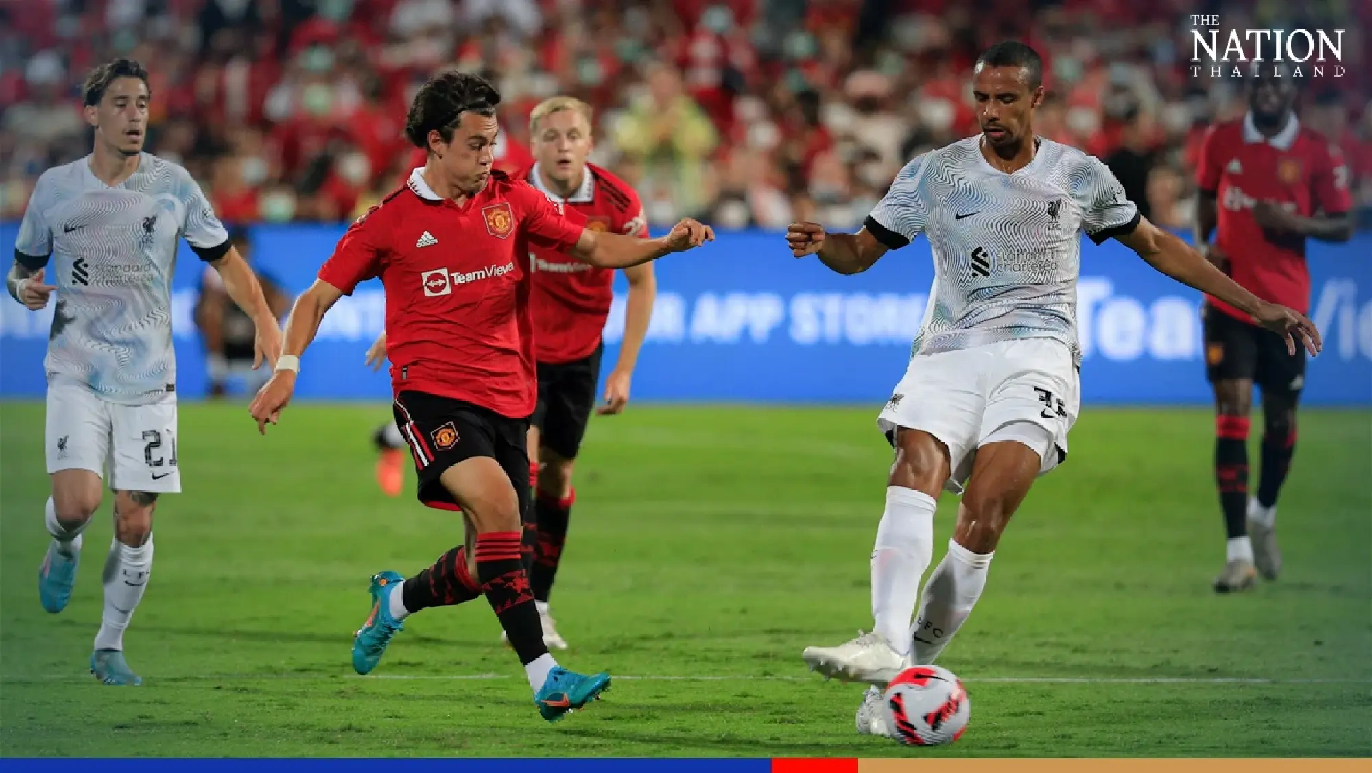 Players thanks Thai fans after Man Utd rout Liverpool