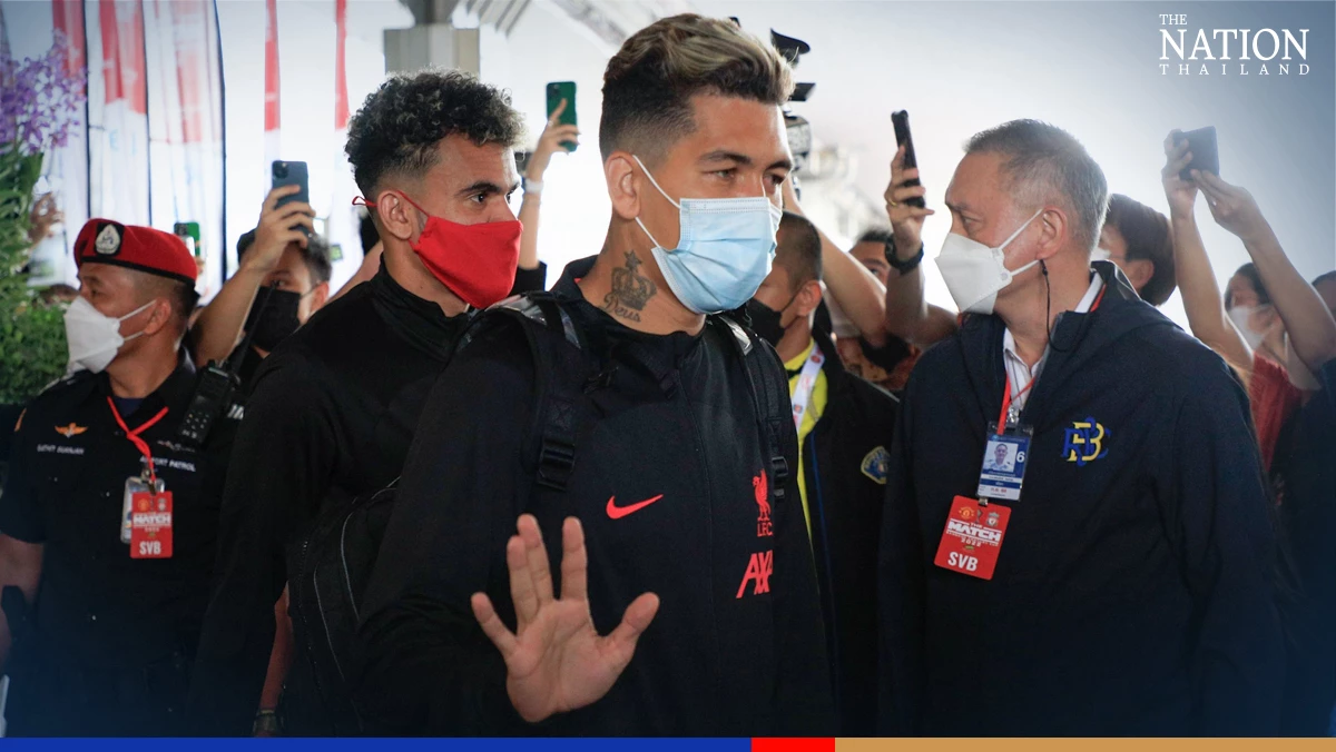 Liverpool FC greeted by sea of fans in Bangkok