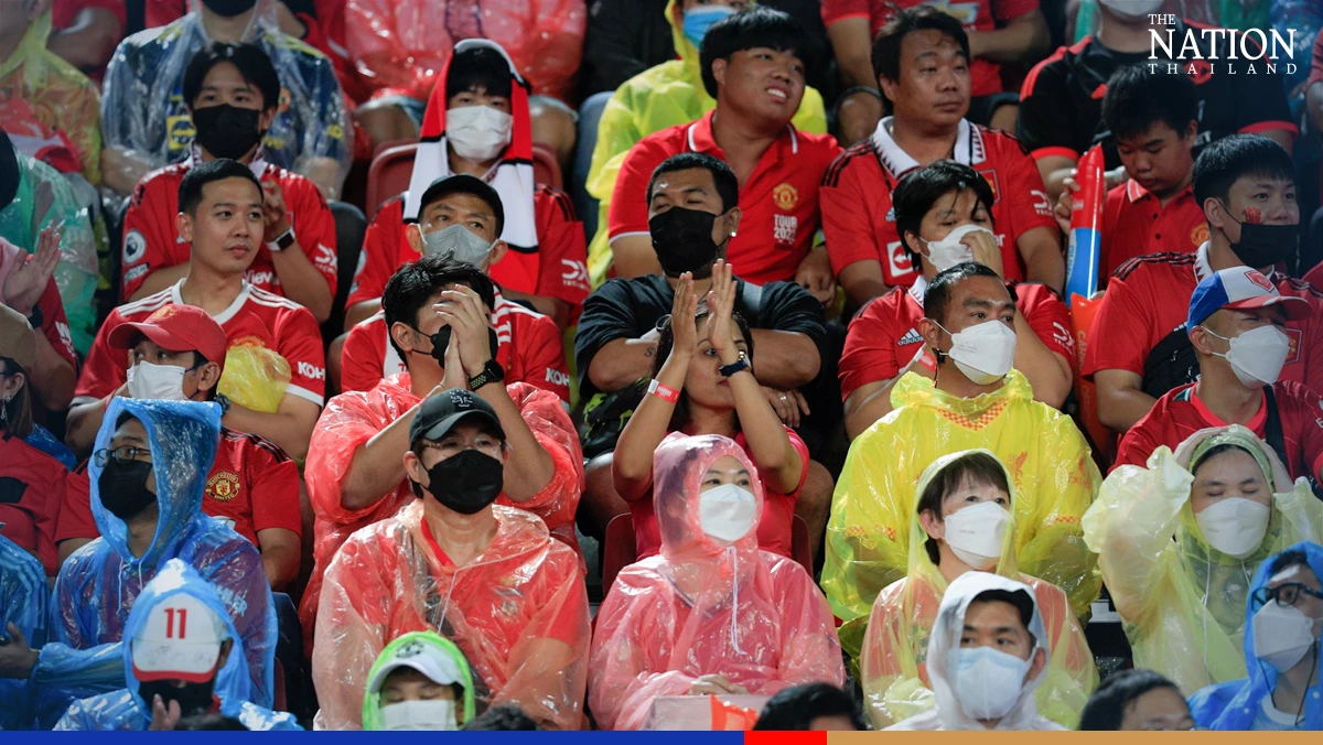 Players thanks Thai fans after Man Utd rout Liverpool