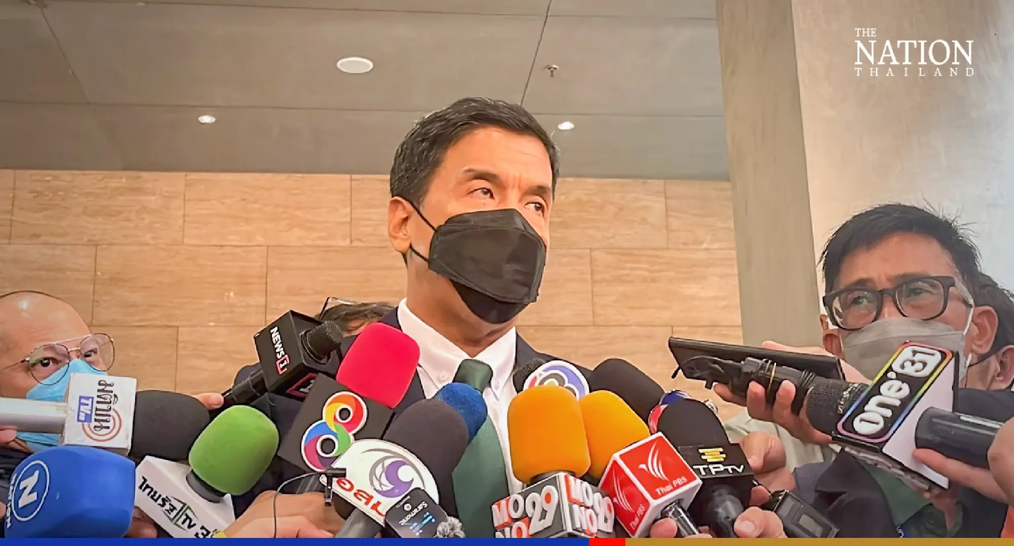 Ex-governor candidate slams Aswin for Bangkok flooding woes