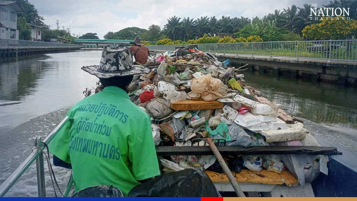 Reason for flooding: Mountains of trash blocking Bangkok canals