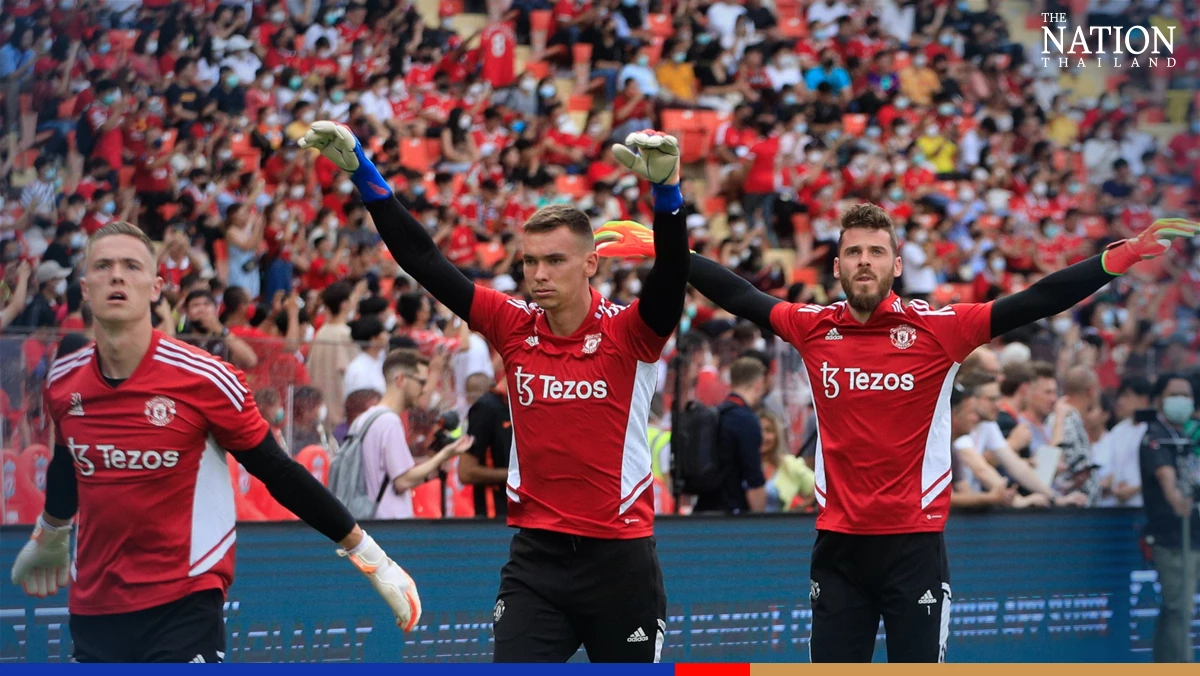 Man U hold first public training session in Bangkok