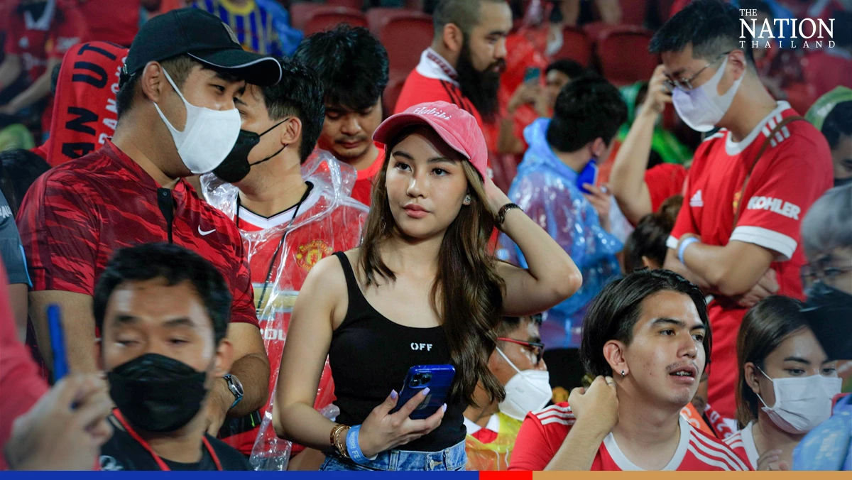 Players thanks Thai fans after Man Utd rout Liverpool