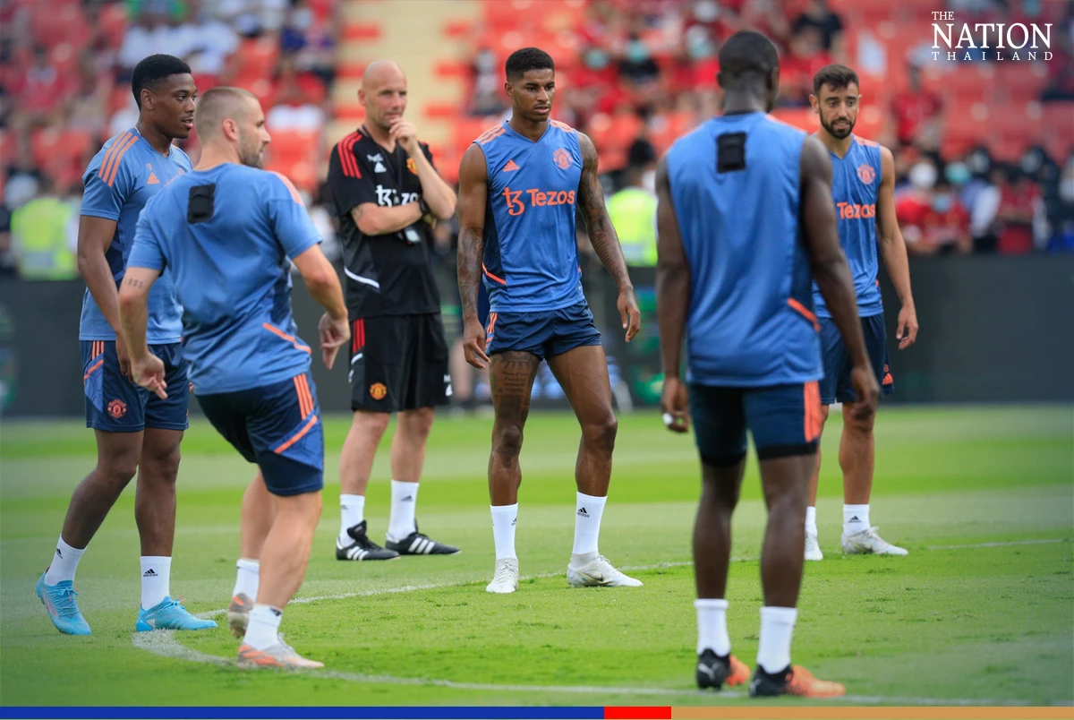 Man U hold first public training session in Bangkok