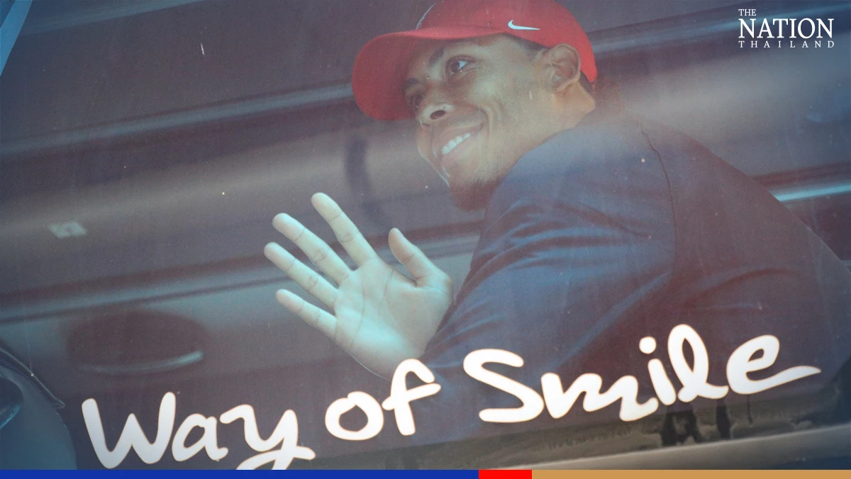Liverpool FC greeted by sea of fans in Bangkok