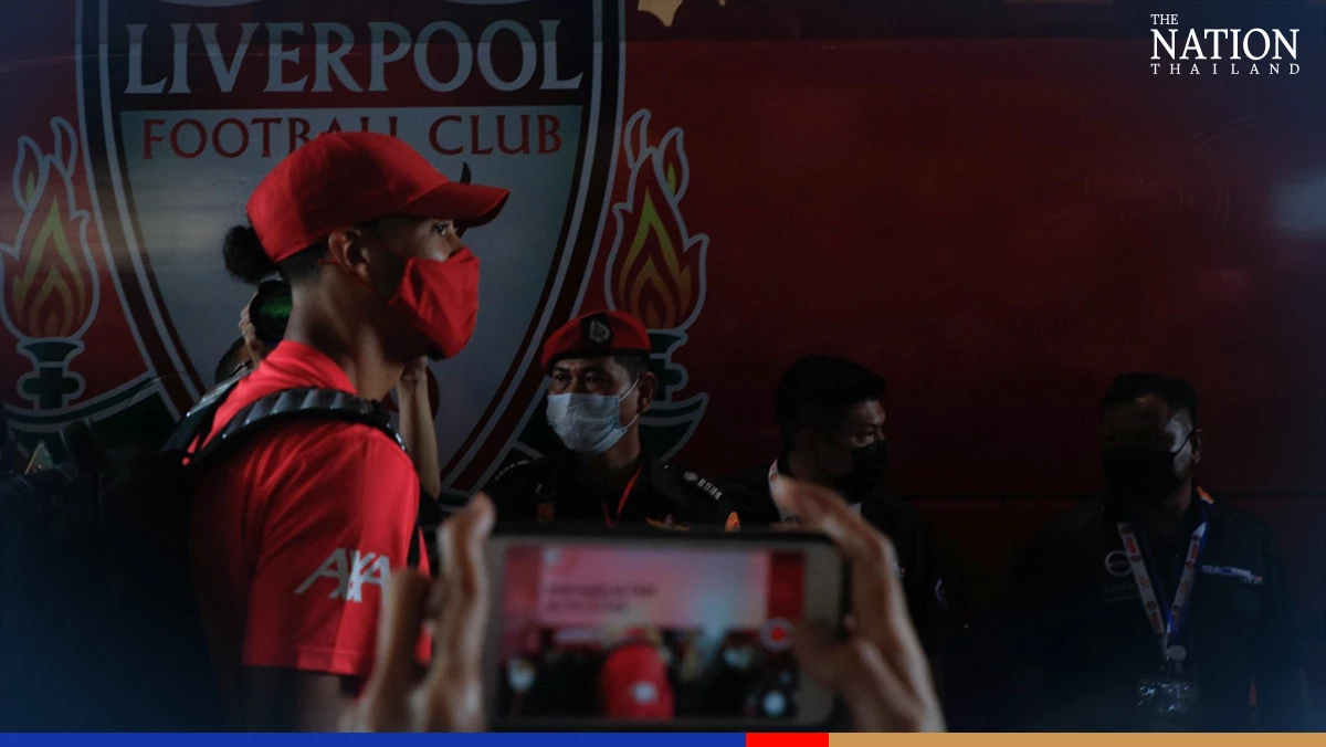 Liverpool FC greeted by sea of fans in Bangkok