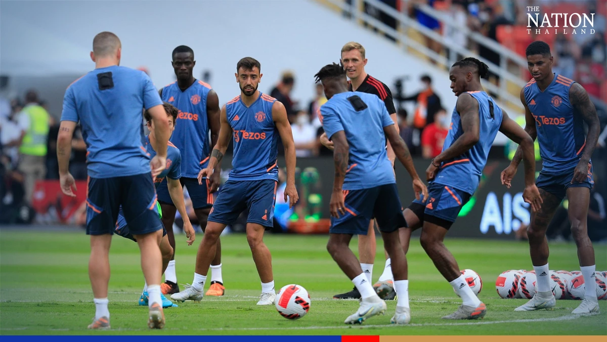 Man U hold first public training session in Bangkok