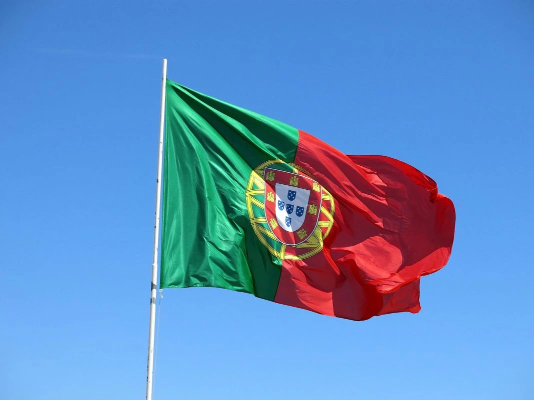 What are the benefits of the Portugal golden visa program?