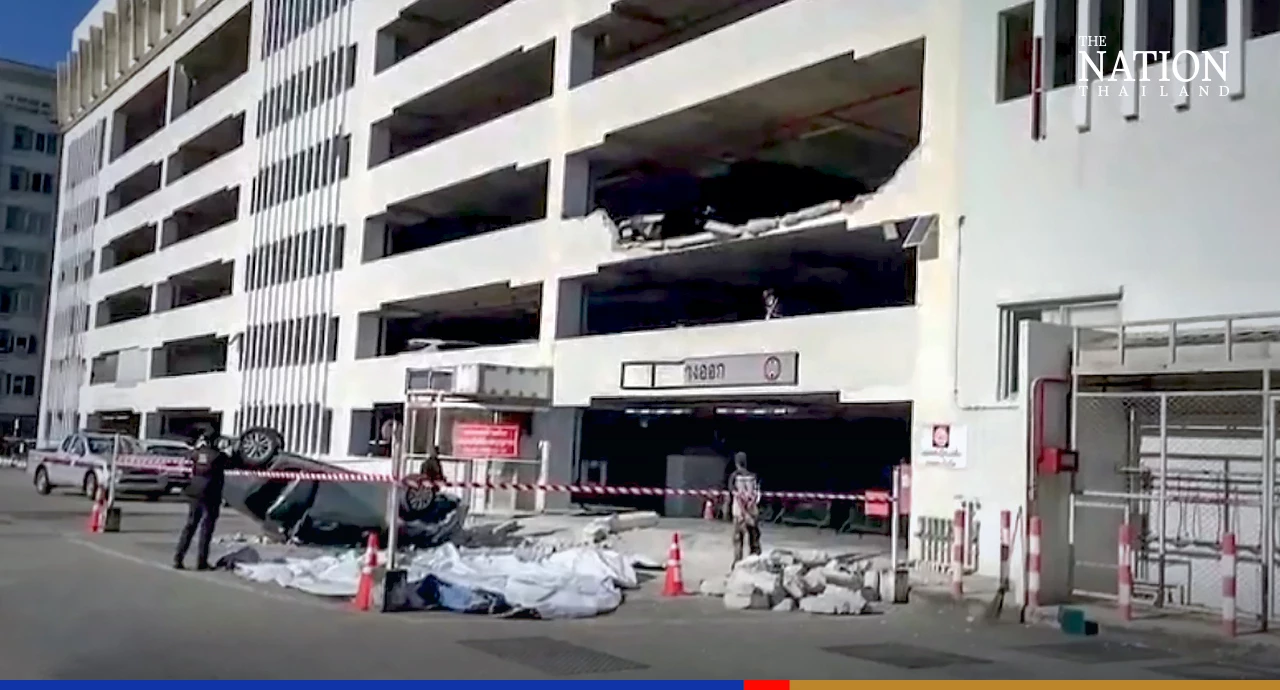 Sunday morning adventures as car flies out of Nonthaburi carpark
