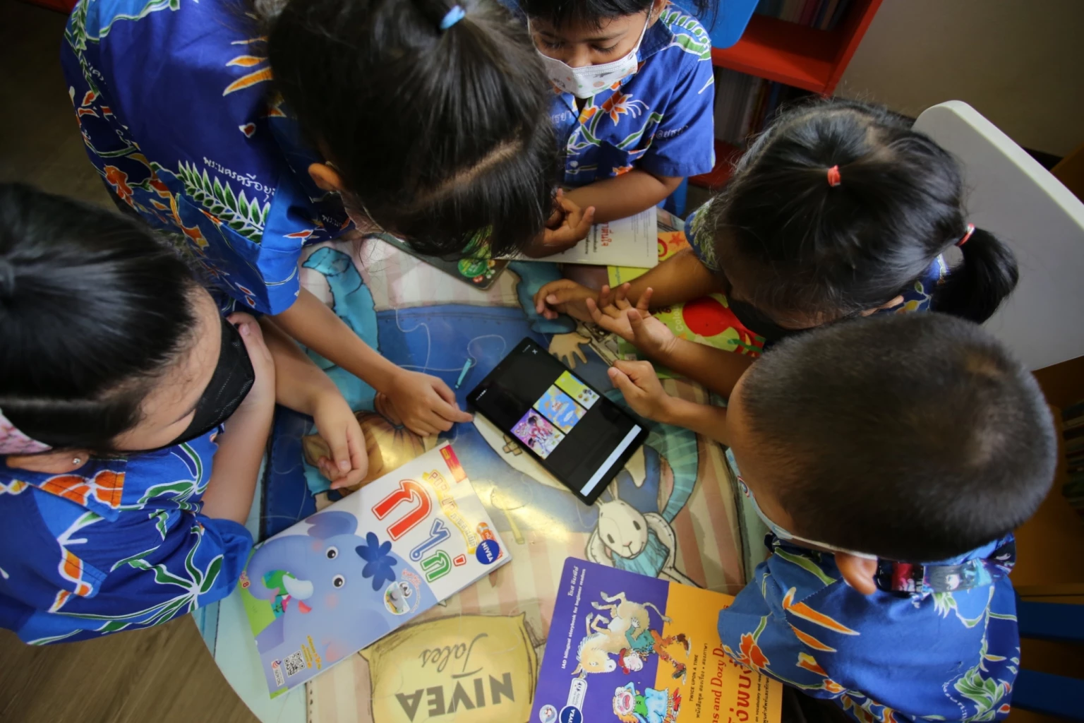 Beiersdorf (Thailand) delivers new library to Ayutthaya school