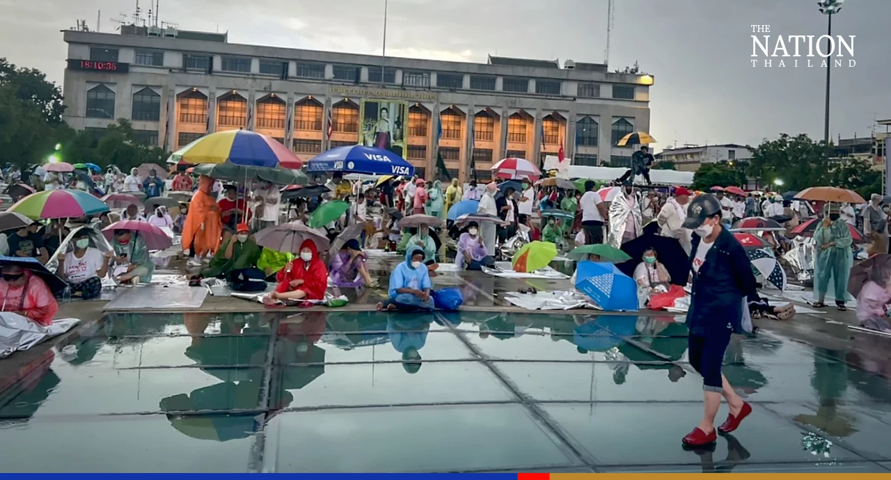 Rally wraps up peacefully on Sunday night, march to Govt House planned for Prayut’s D-Day on Wednesday