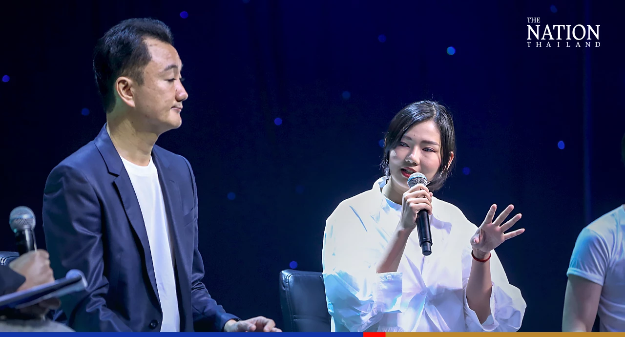 Kulthirath Pakawachkrilers (right)