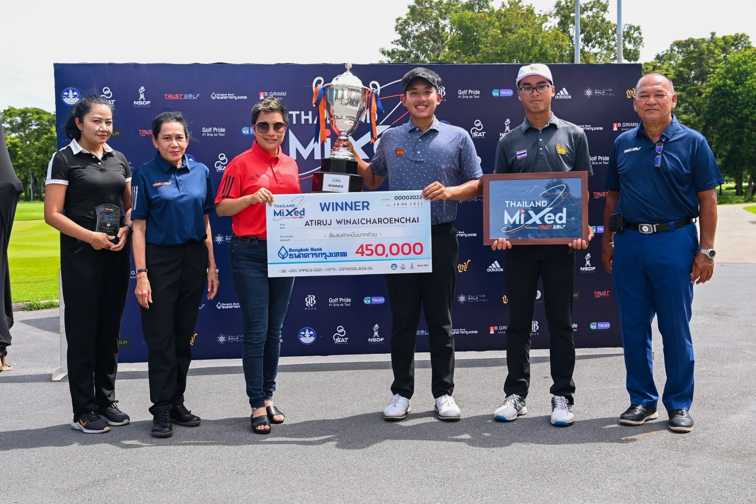 Old Putter Helps Artiruj Prevail in 4th Thailand Mixed