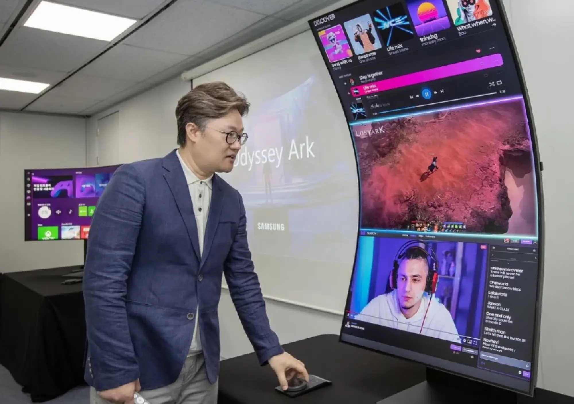 Samsung unveils world’s largest gaming monitor