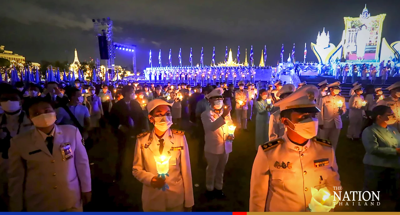 Their Majesties make merit to mark the Queen Mother’s 90th birthday