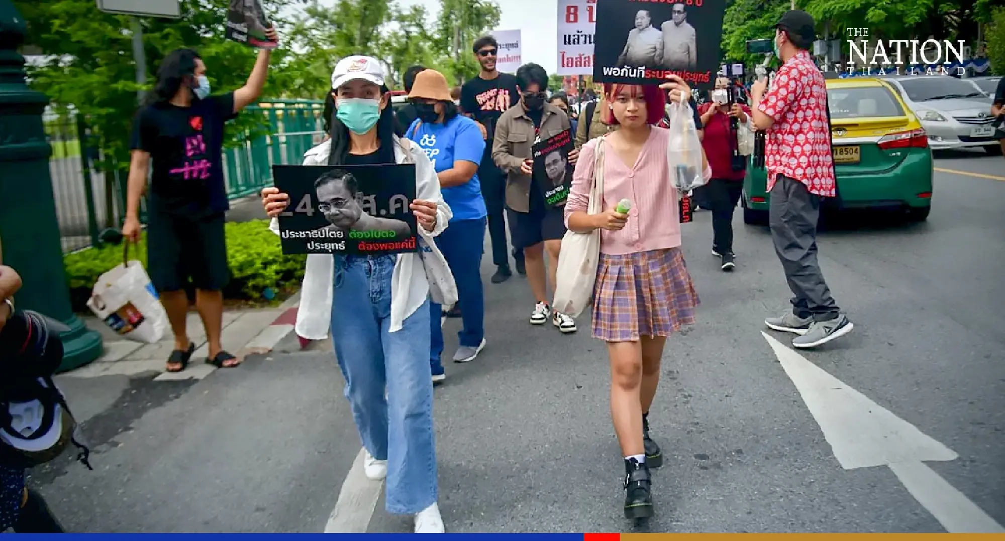 Pro-democracy marchers call on Prayut to step down by Wednesday