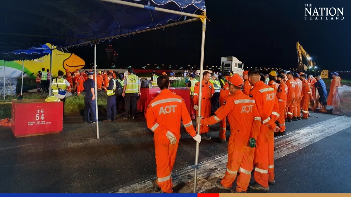 Stranded Nok Air plane in Chiang Rai successfully hoisted back onto runway