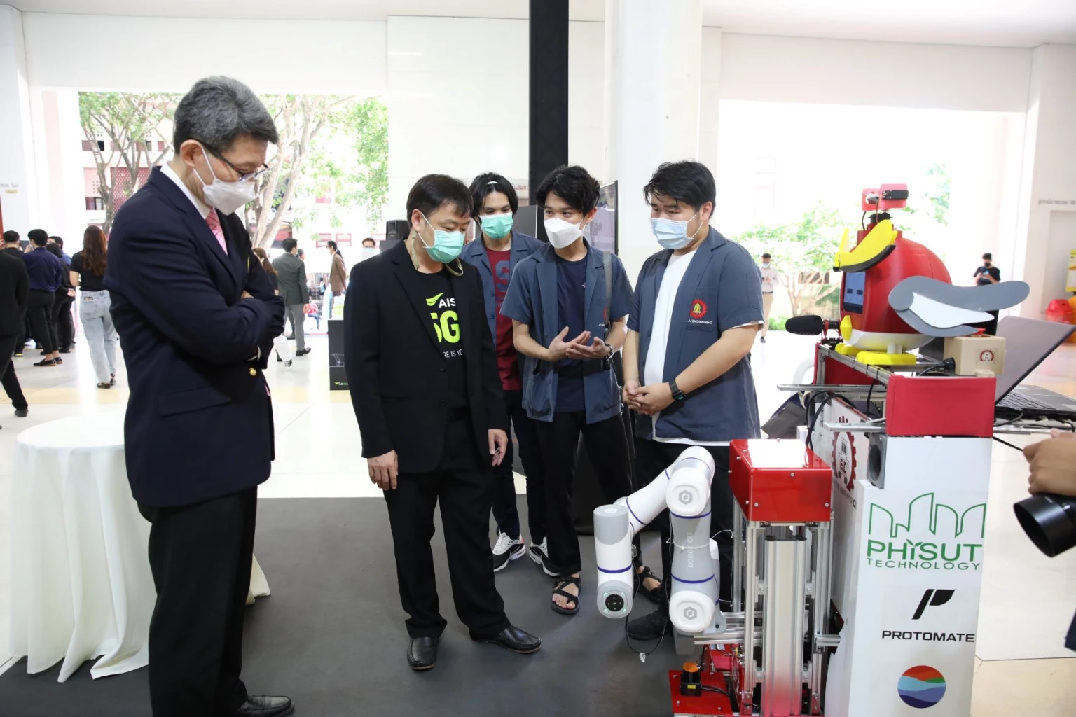 Chula Engineering and AIS 5G showcase AIS 5G PLAY GROUND & 5G GARAGE