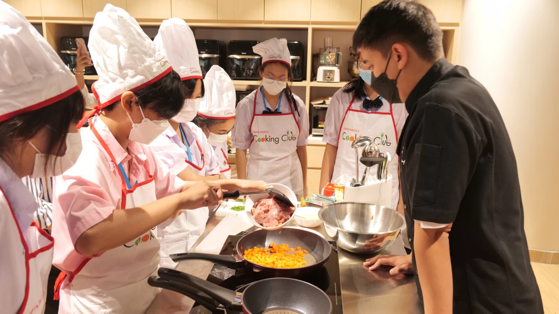 Ajinomoto welcomes young Thais to create a “Healthy Delicious Menu”,  aiming to promote “Eat Well, Live Well” society through easy and fun nutrition comprehension