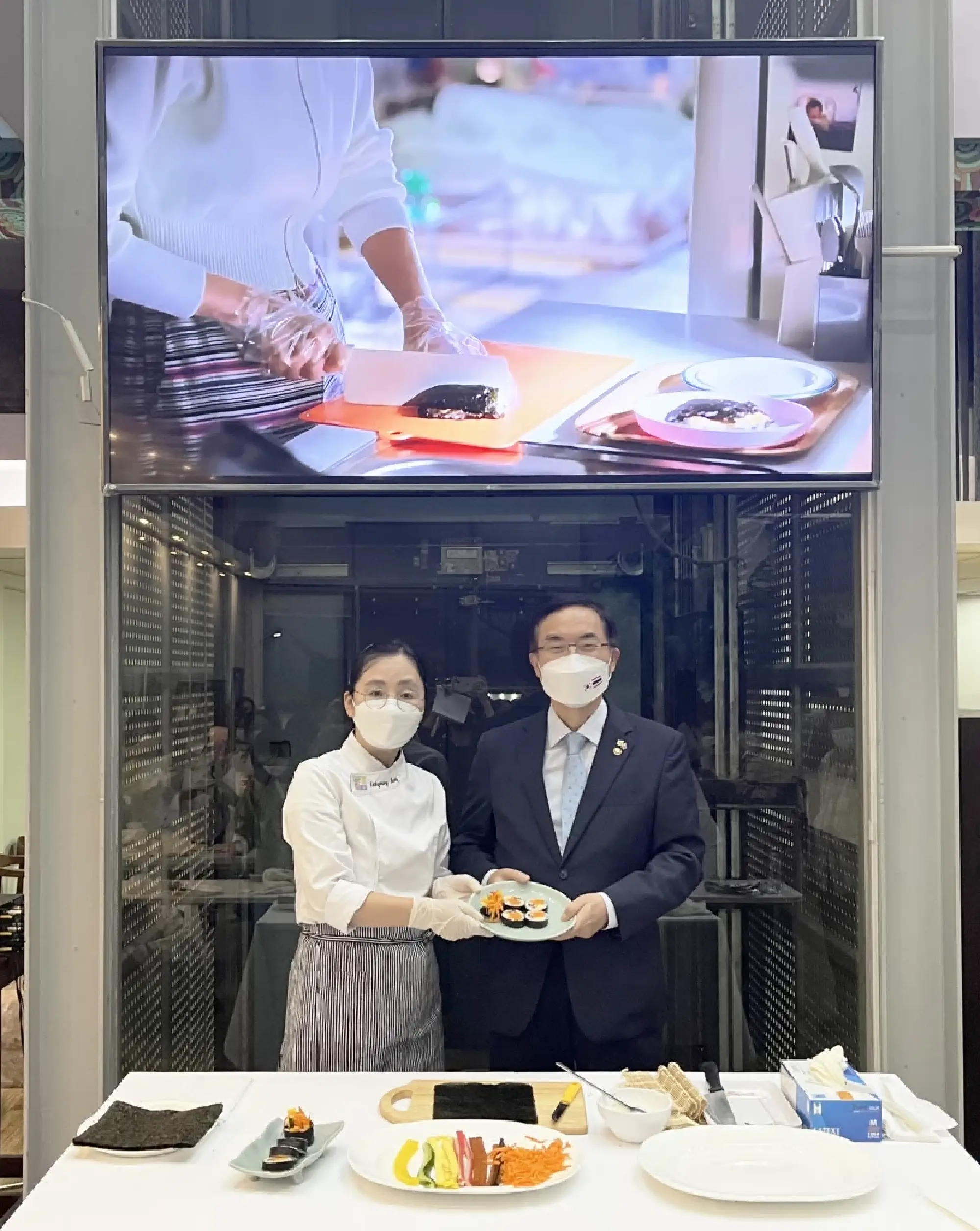 Try and taste Gimbap in 'Extraordinary Attorney Woo'
