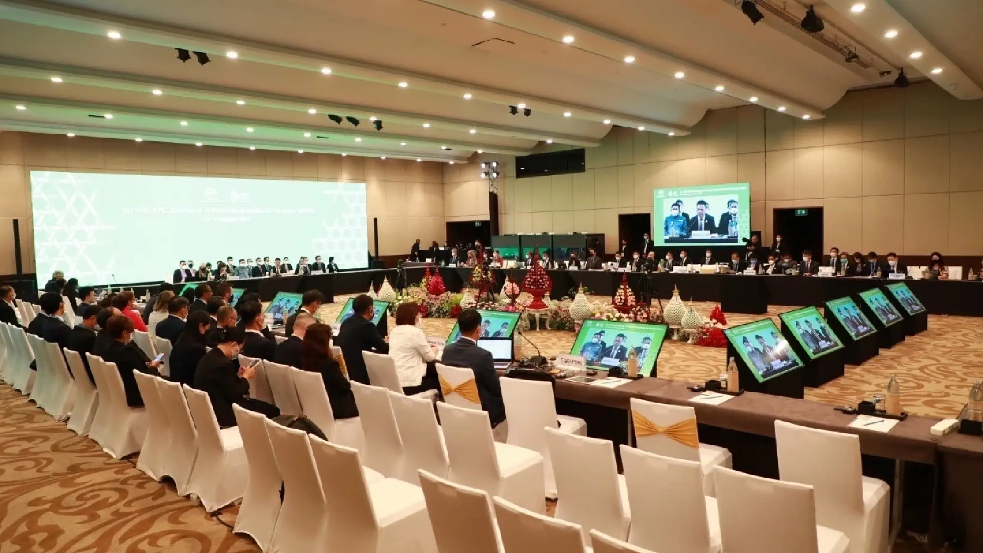 APEC forestry ministers\' Chiang Mai meeting hails a success as Varawut puts forward BCG model for sustainable forest management
