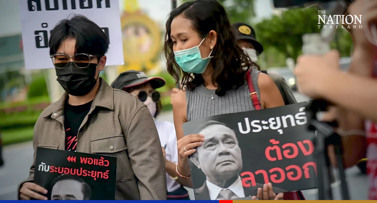 Pro-democracy marchers call on Prayut to step down by Wednesday