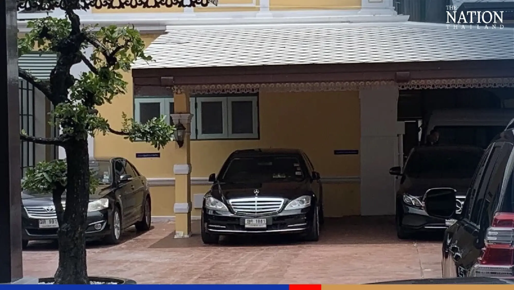 Prayut reports for work as defence minister