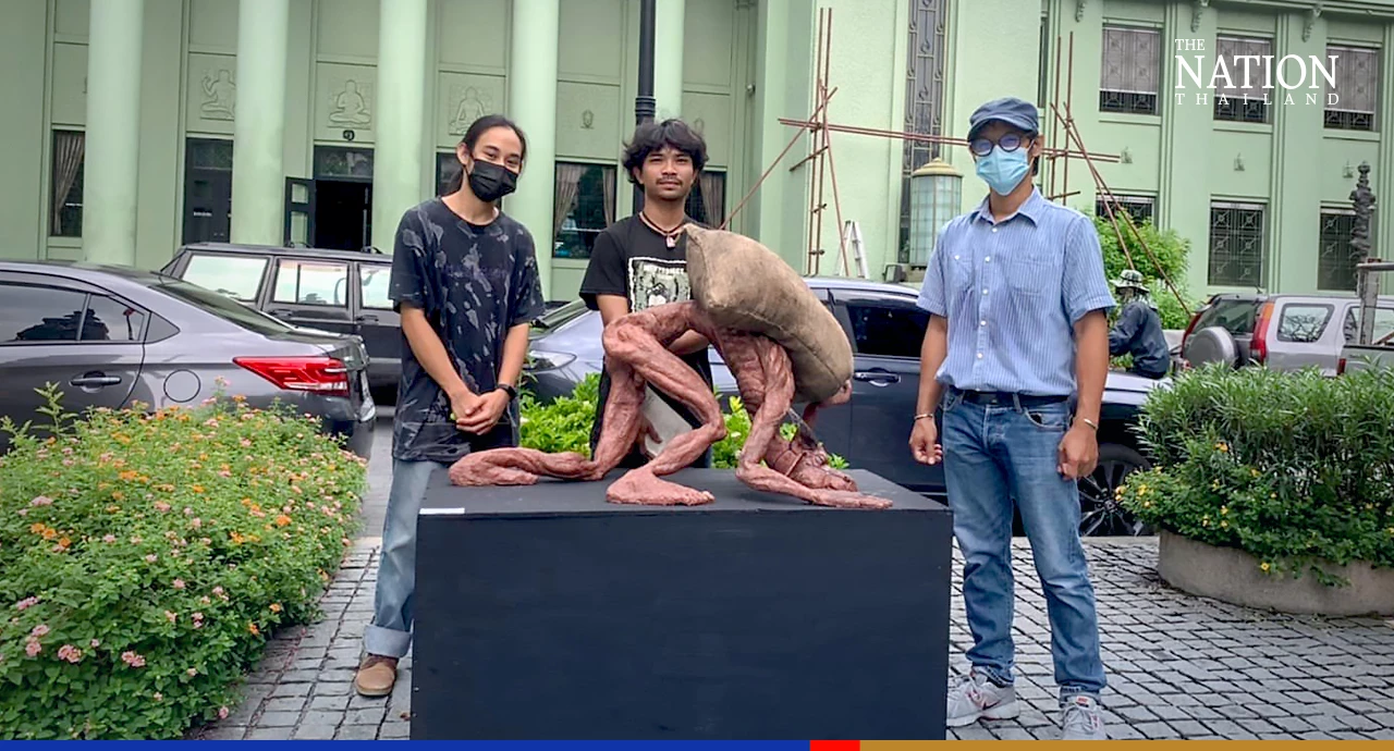 Buffalo sculpture hits nail on the head about citizens’ plight