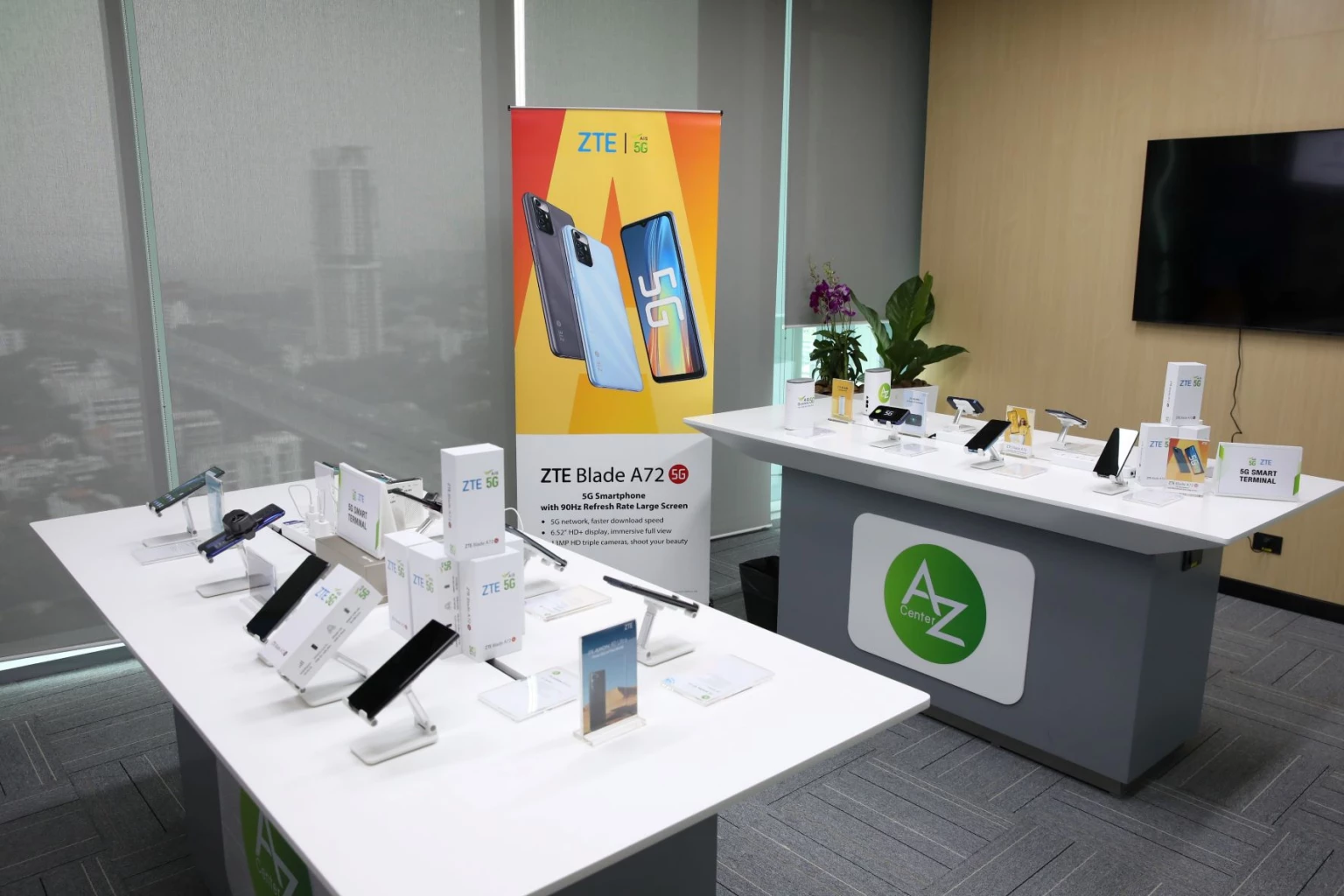 AIS partners ZTE to open the first “5G A-Z Center” in Thailand