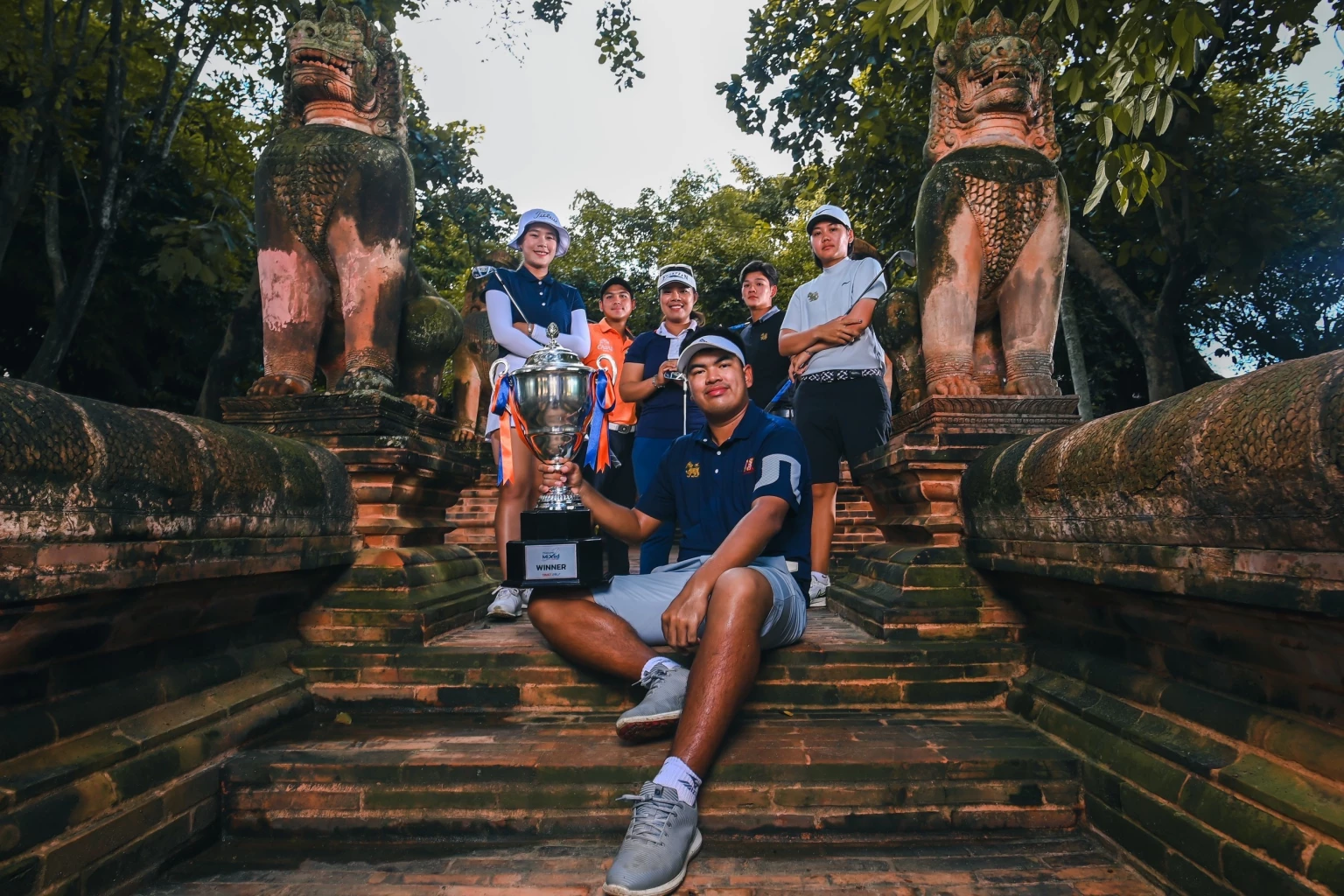 In-form Amarin Leads Contenders in Thailand Mixed Photocall