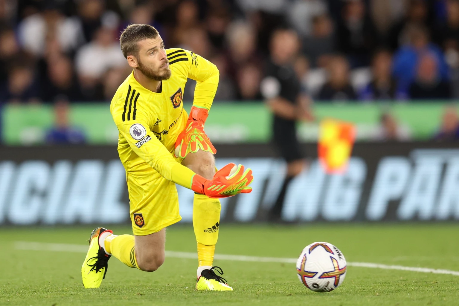 LEICESTER 0 UNITED 1 : Sancho sinks Leicester as Man Utd win three in a row