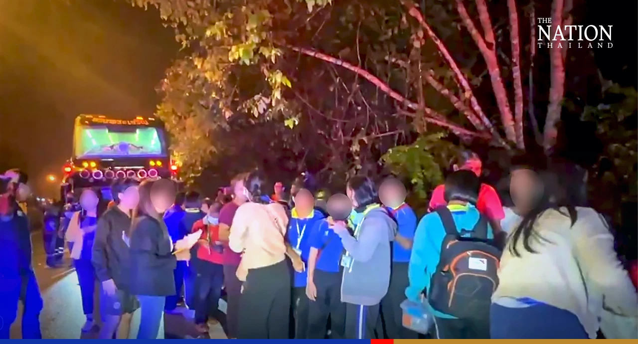 7 children hurt on field trip as bus overturns in Chanthaburi