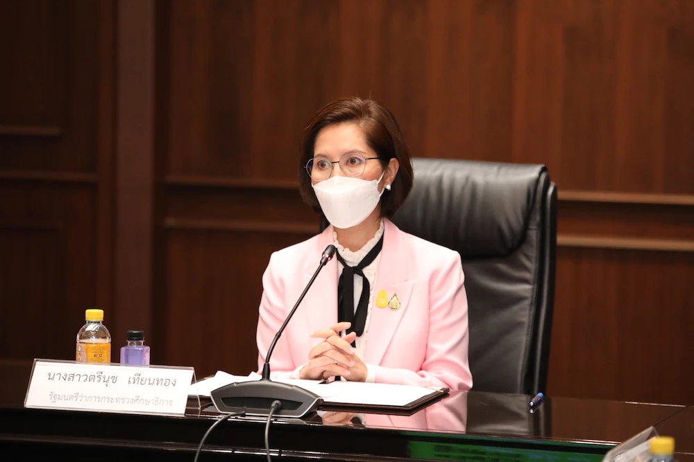 AIS launches Thailand’s first “Aunjai Cyber Course” to level up digital education