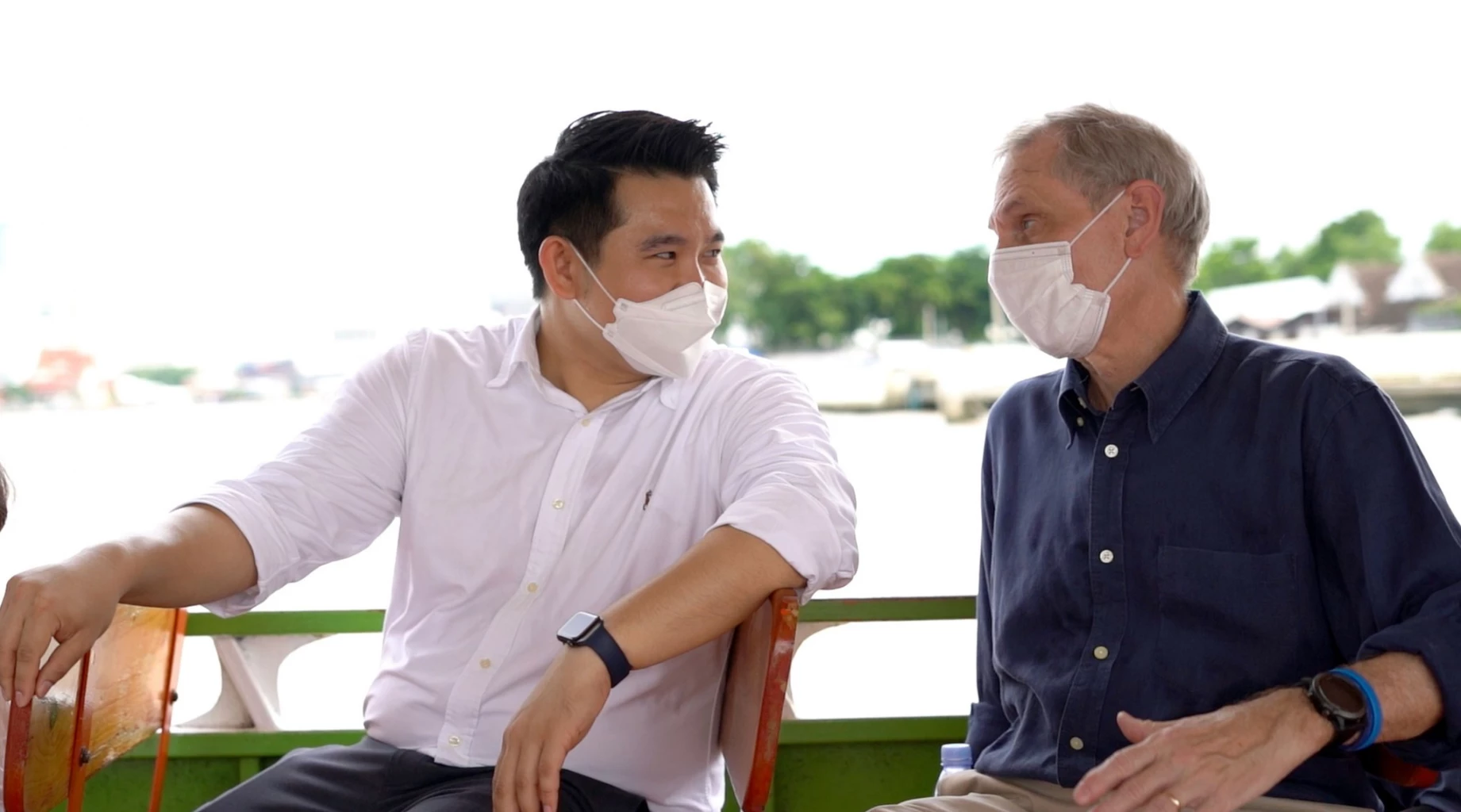 New US ambassador tucks into street food on first tour of Bangkok