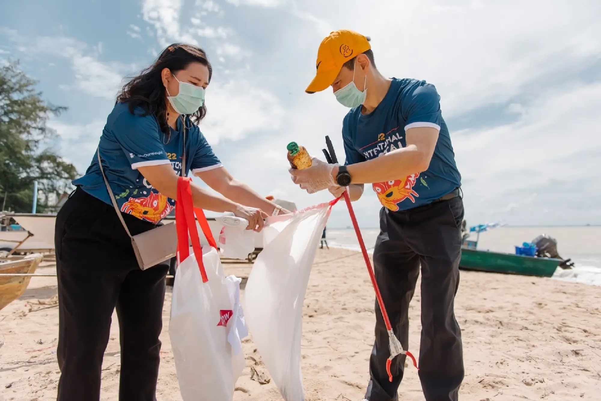 Dow joins forces with thousands of volunteers to collect 6.5 tons of marine debris on 2022 International Coastal Cleanup Day