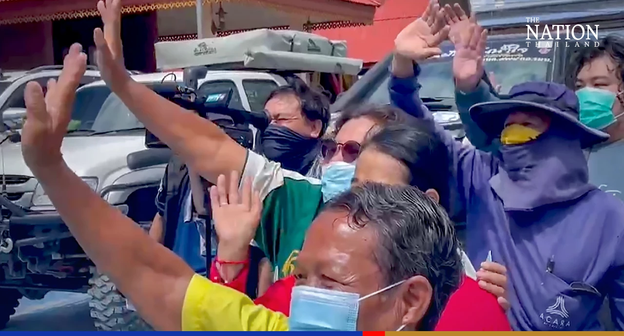 Prayut reminds supporters he is only a minister – not PM