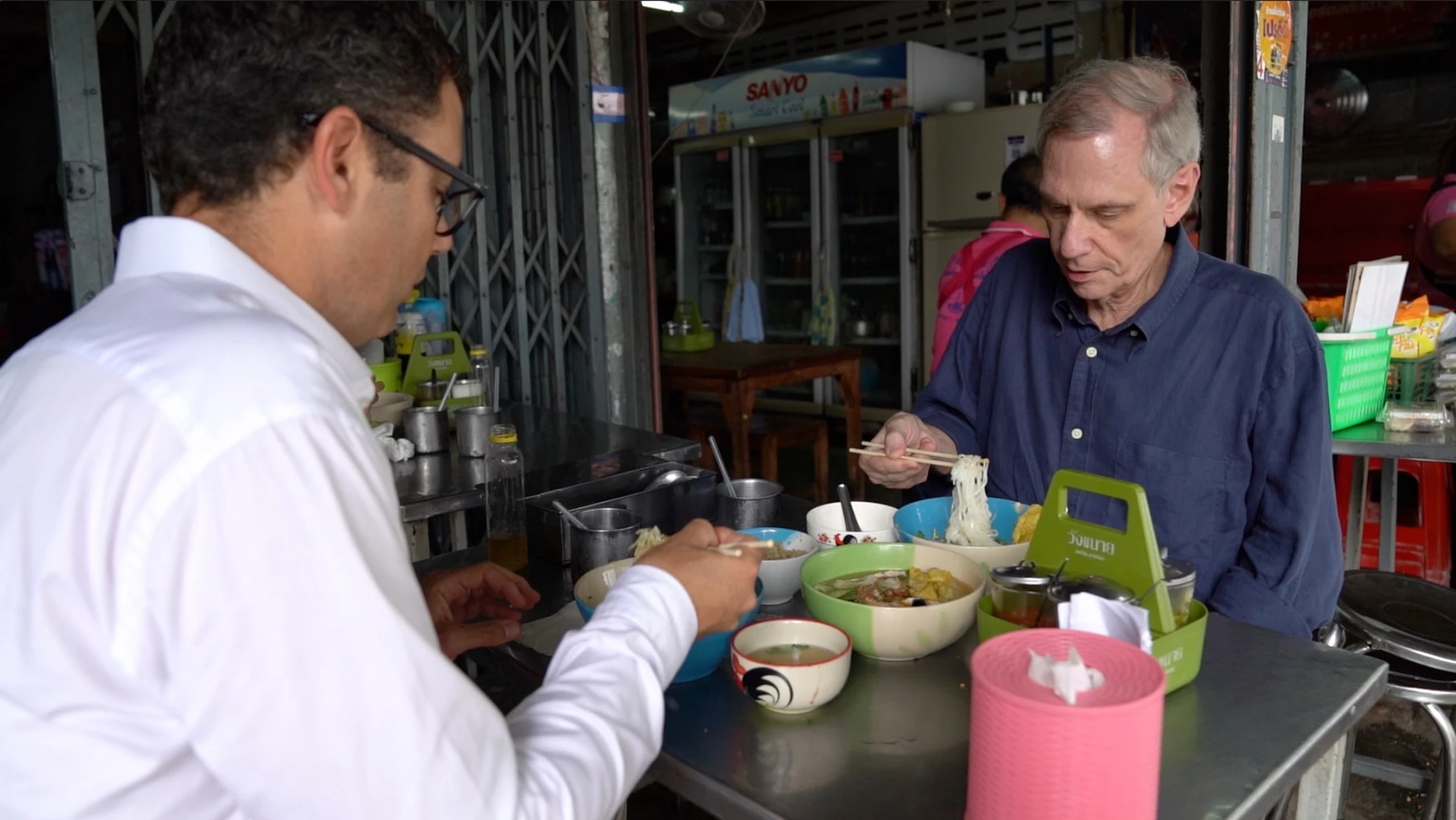 New US ambassador tucks into street food on first tour of Bangkok