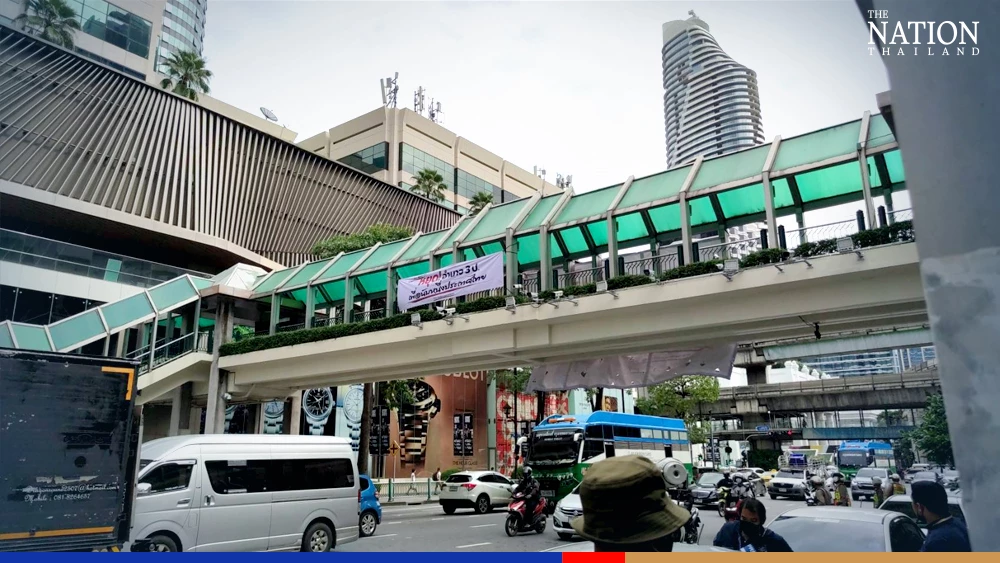 Anti-government group gathers at Ratchaprasong intersection to launch protest against 3 'Ps'