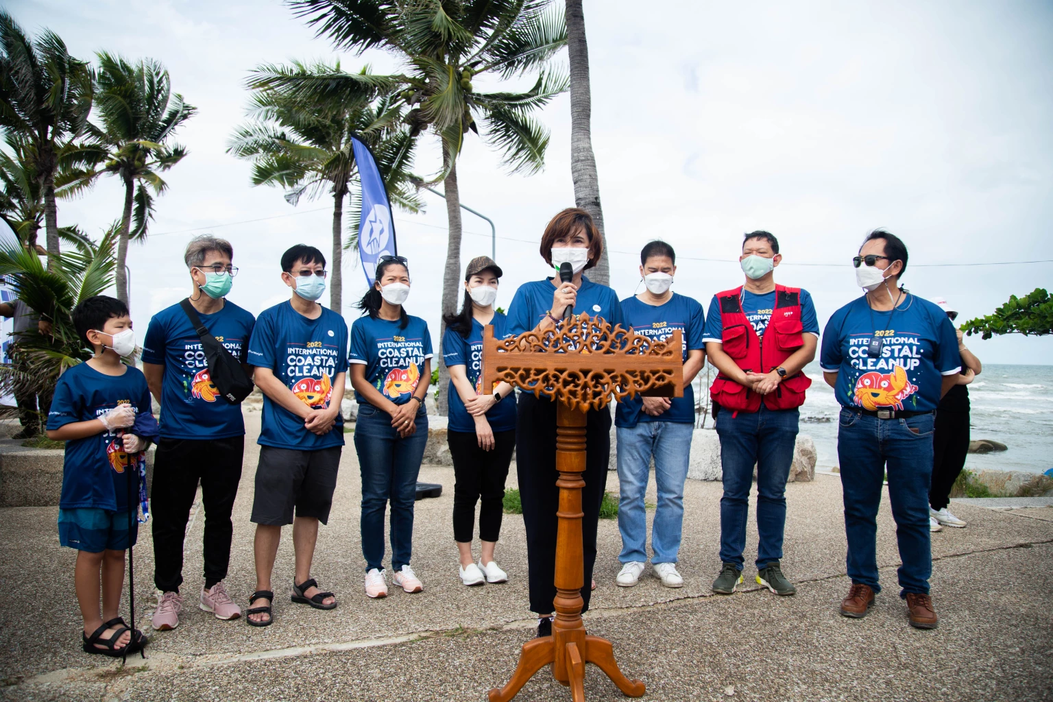 SPRC, IEAT and partners bunch up more than 1,000 volunteers to clean up Mae Ramphueng Beach, Rayong